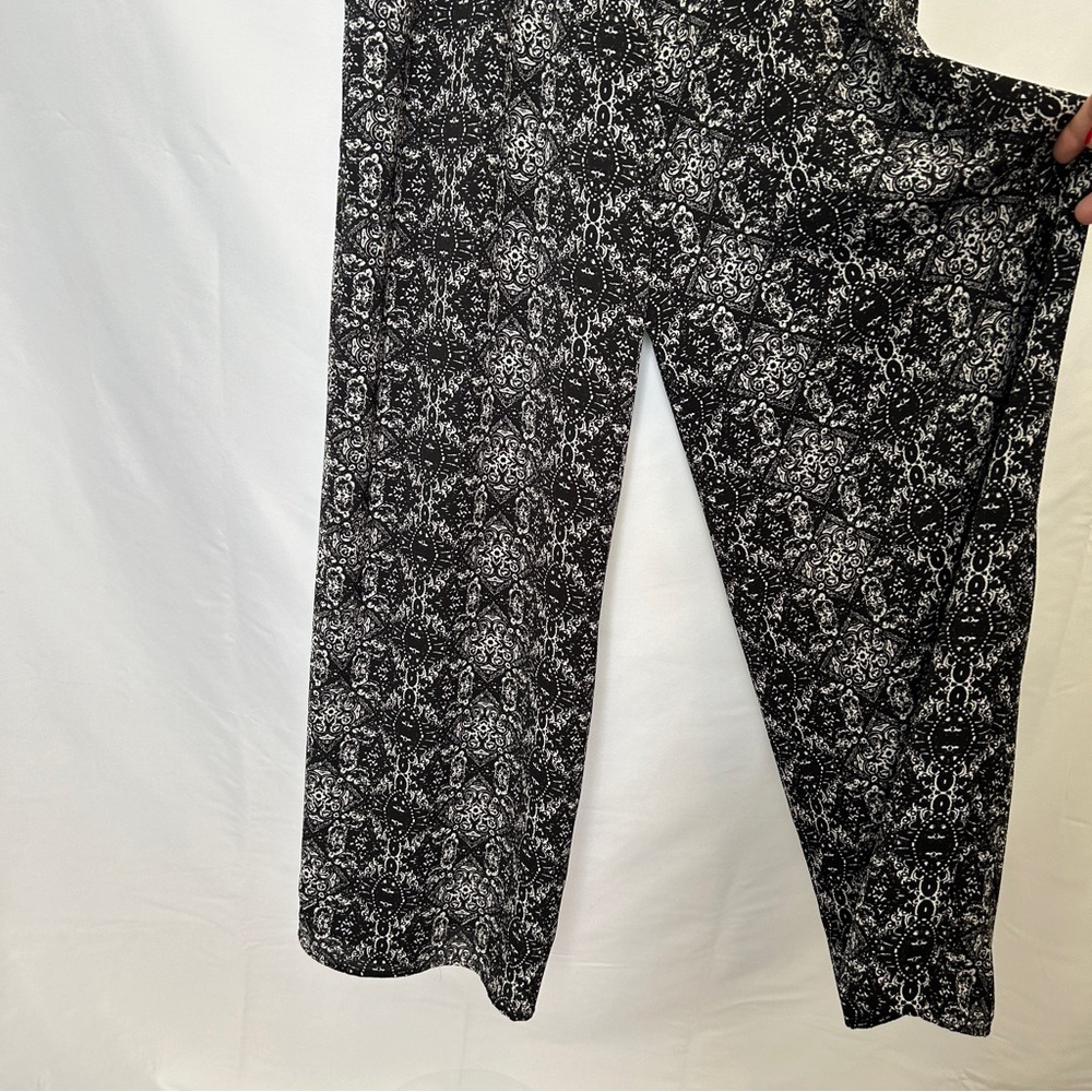 Sydney Rose Black and Cream Patterened Long Sleeve Jumpsuit - Picture 4 of 12